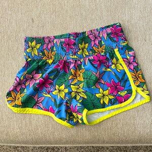 Roxy girls shorts size 10 in good shape